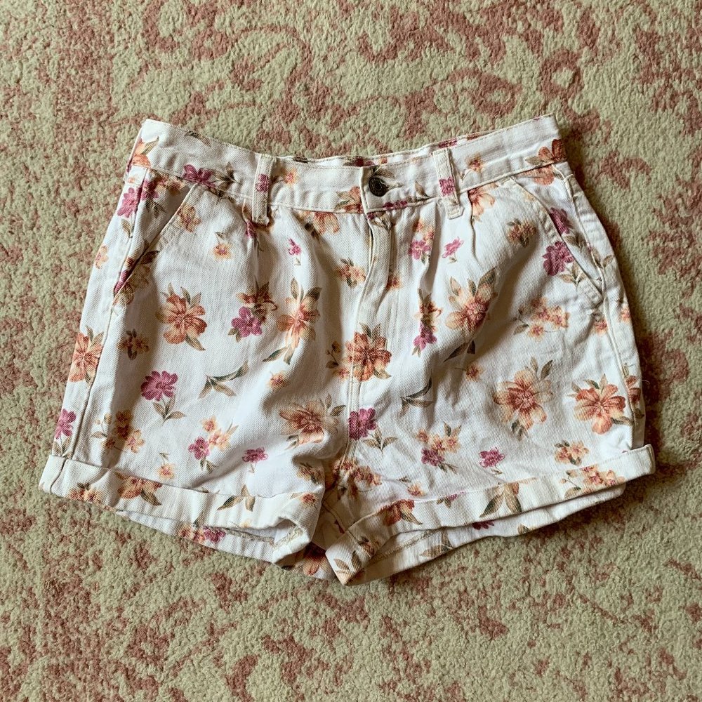 Denim Floral Pink and White Shorts American Eagle